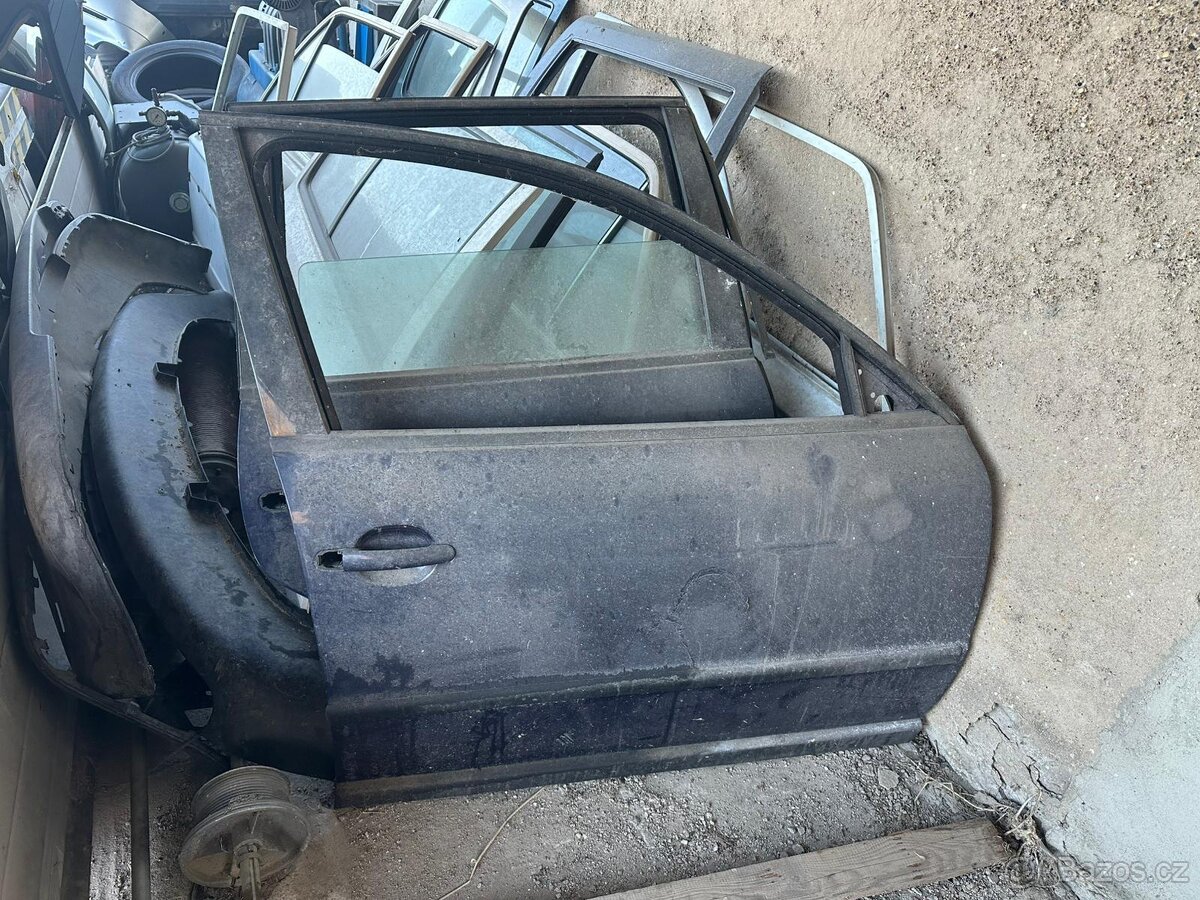 Pravé dveře VW Passat B5,5 combi - 2