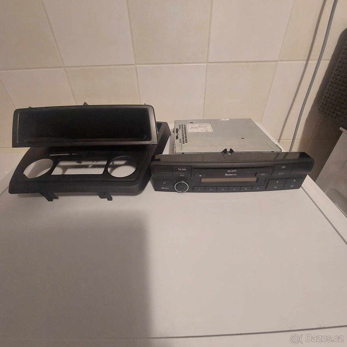 Prodám originál autorádio škoda Yeti . - 2