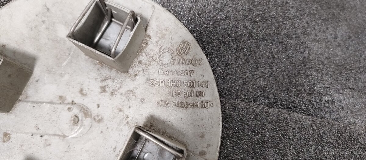 Pokličky VW Golf III - 2