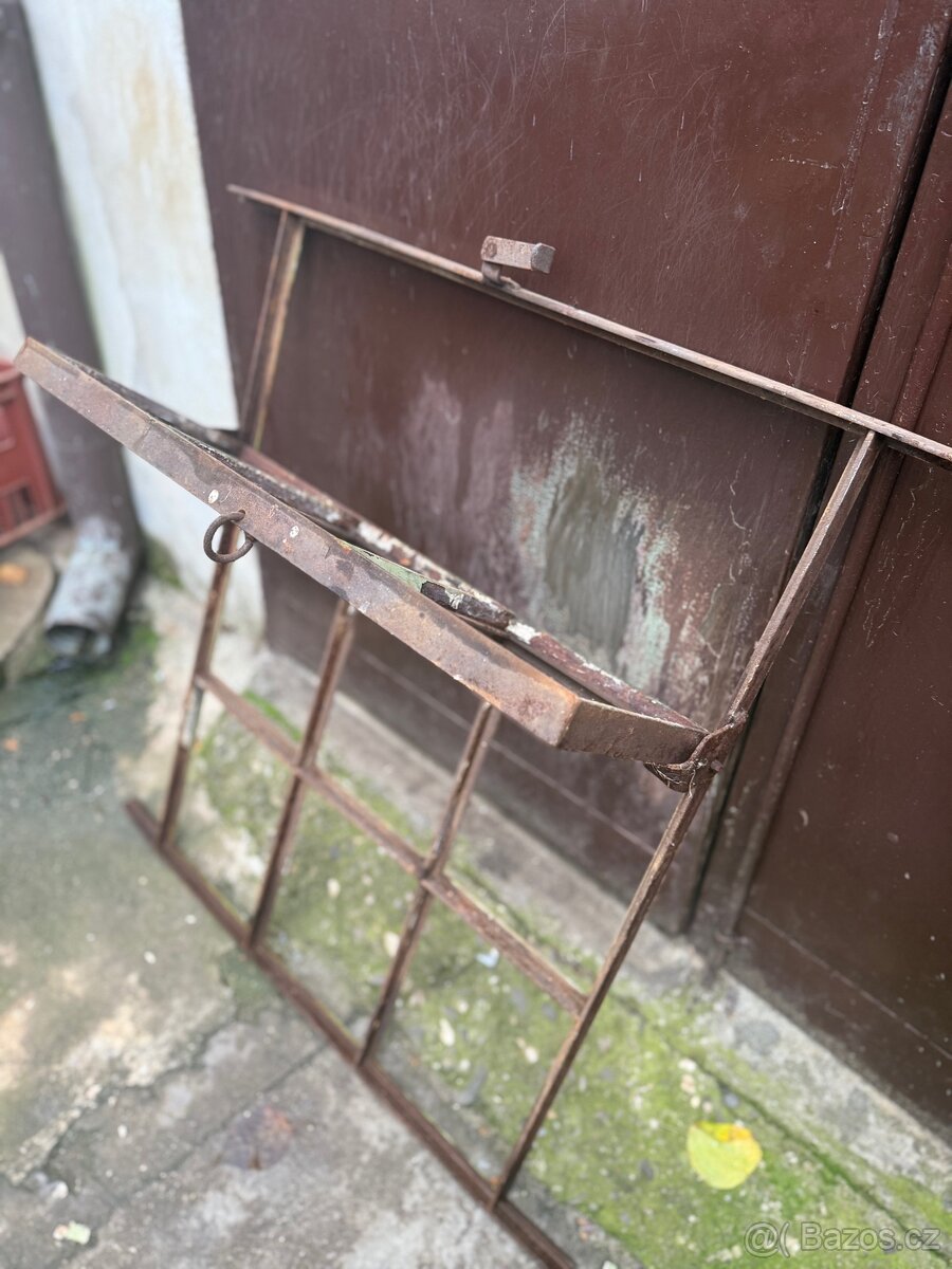 Industriální okno - 2
