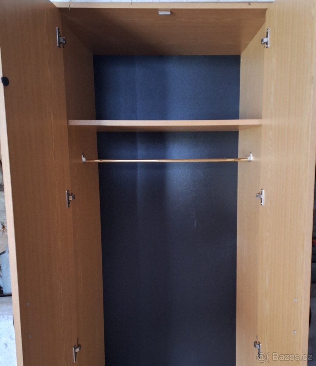 Šatní skříň - 2