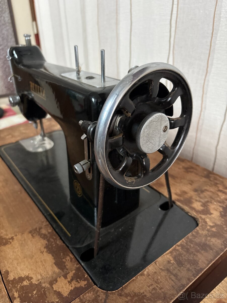 Mechanický šicí stroj Zetina - 2