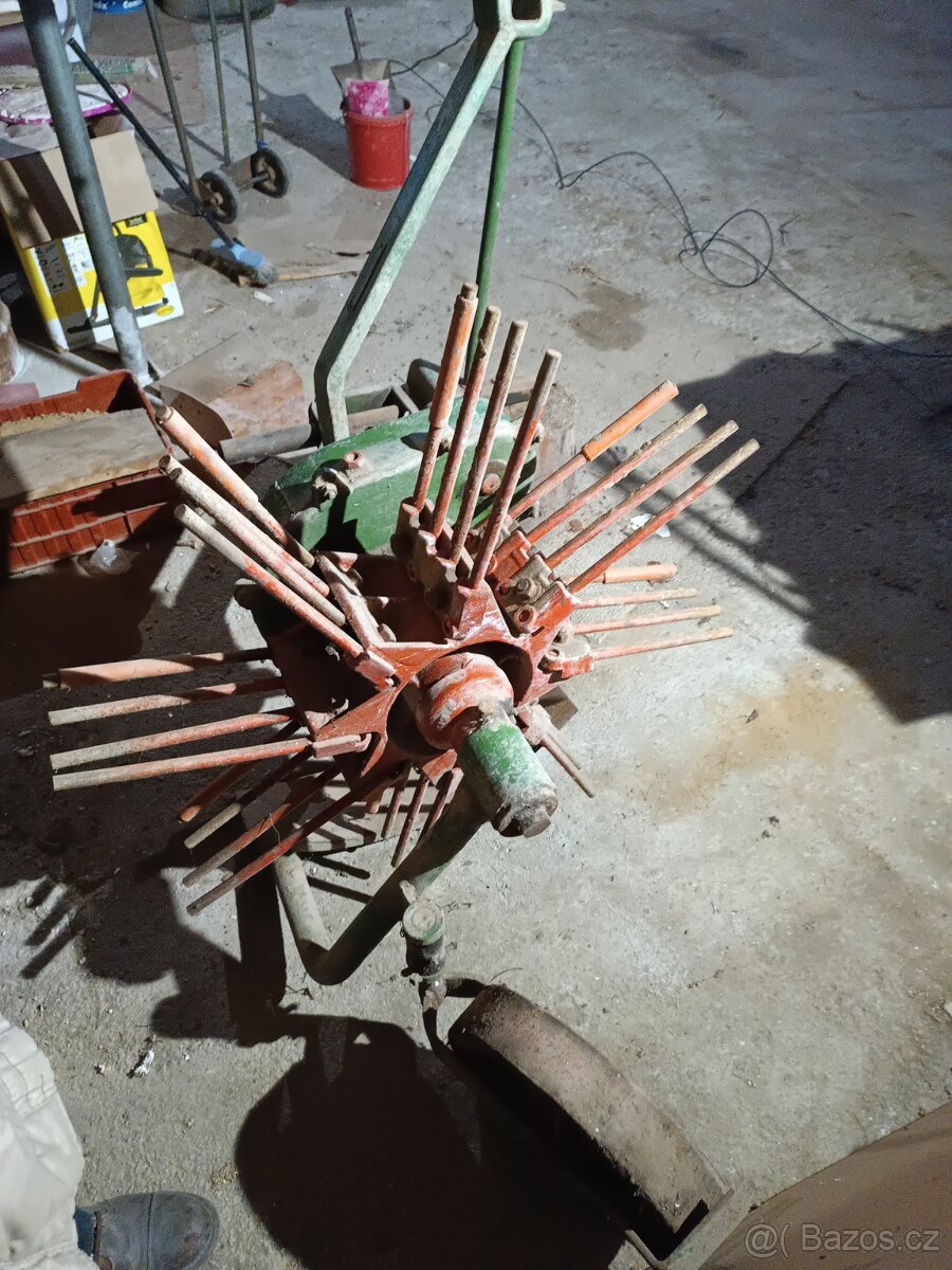 Vyorávač brambor nesený - 2