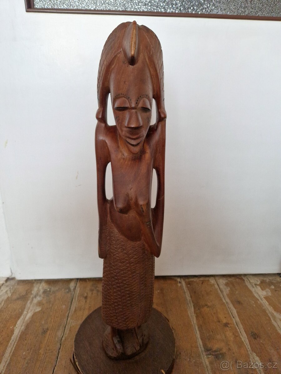 Vyřezáváná africká žena - 2