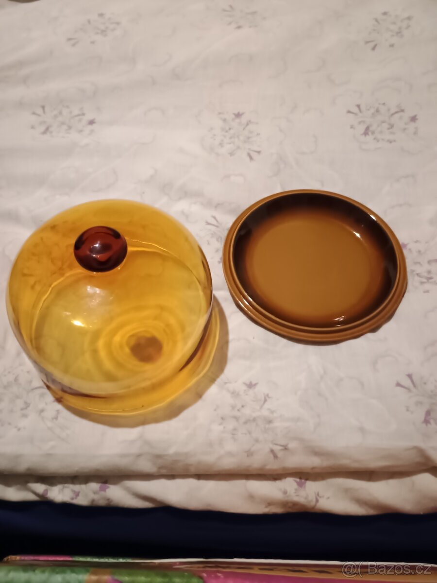 Talíř s poklopem - 2