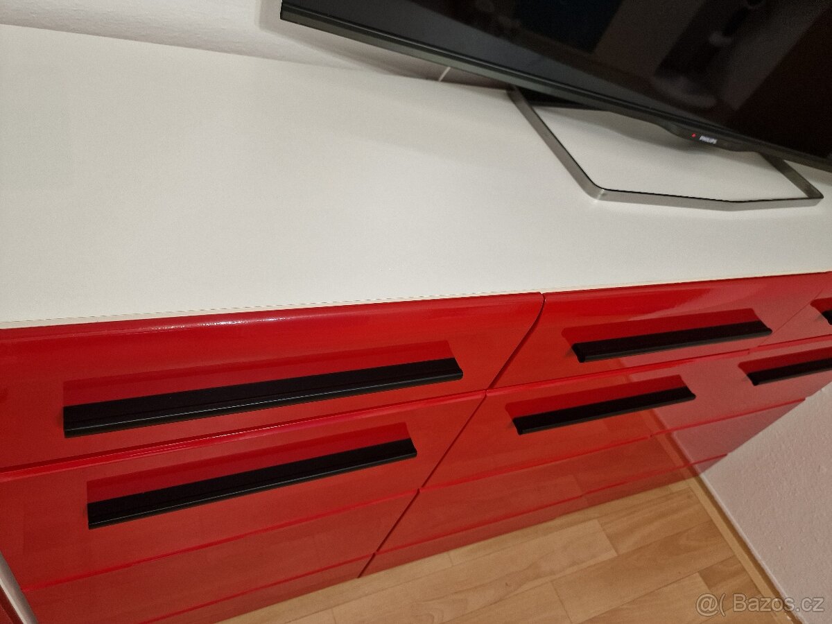 Prodám 2 komody - 2