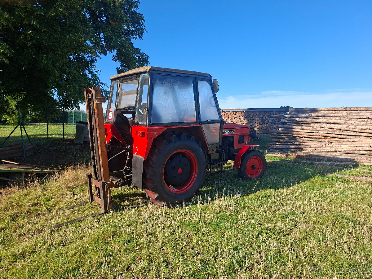 Prodám Zetor 5611 s příslušenstvím - 2