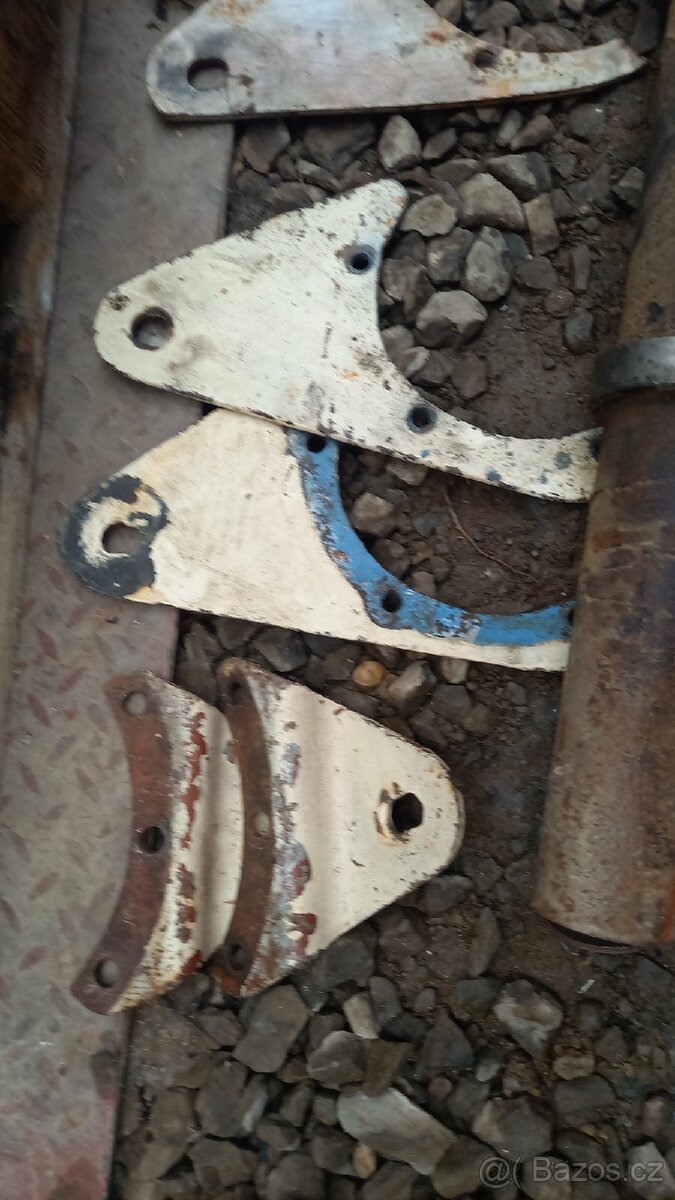 Zetor 4611-6911-držáky kabiny - 2