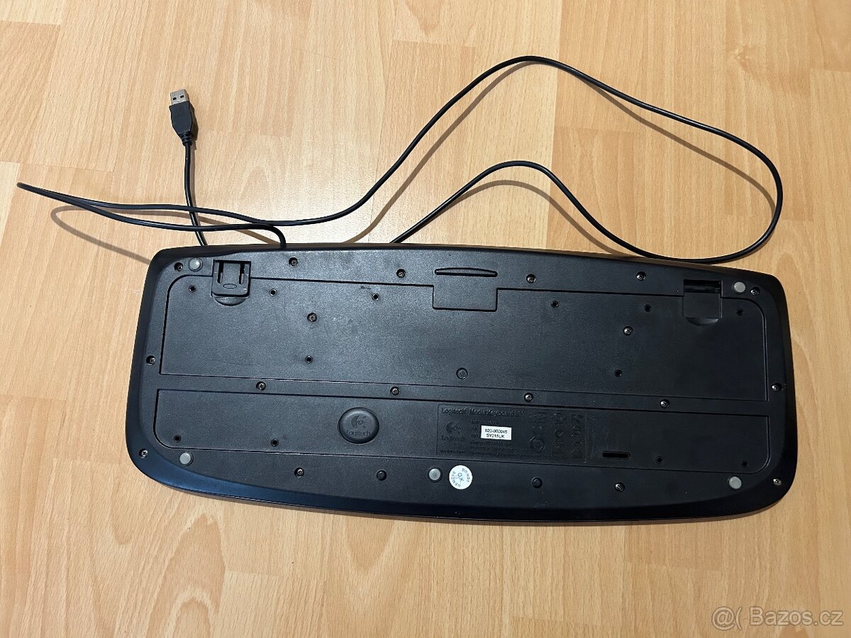 Drátová klávesnice Logitech - CZ rozložení, USB, Multimediál - 2