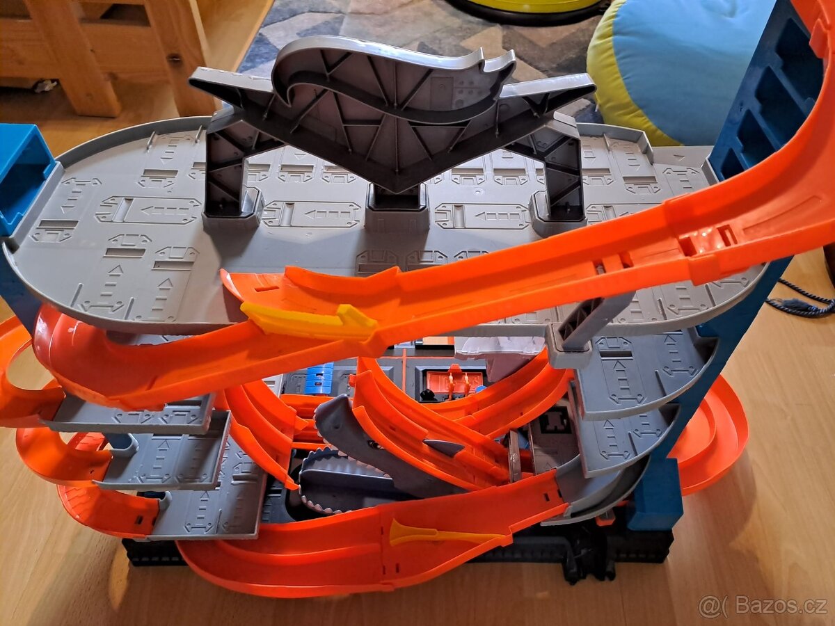 Hot wheels ultimate garage - 2