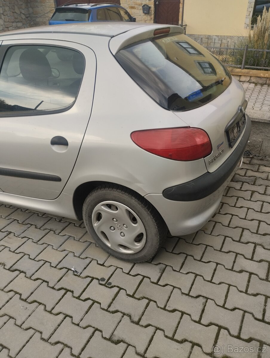 Peugeot 206 1.1i- Náhradní díly - 2