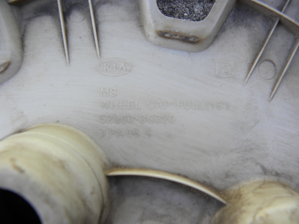 Poklice na kola 15 KIA - 4 ks - 2