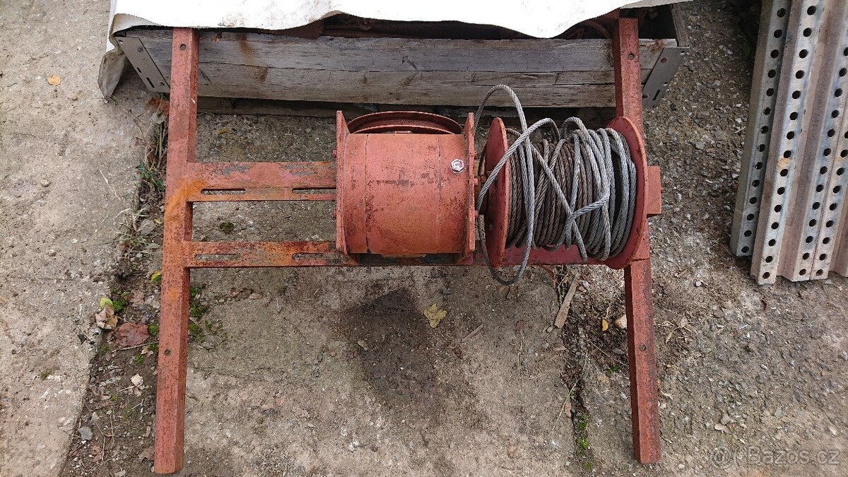 Stavební vrátek - 2