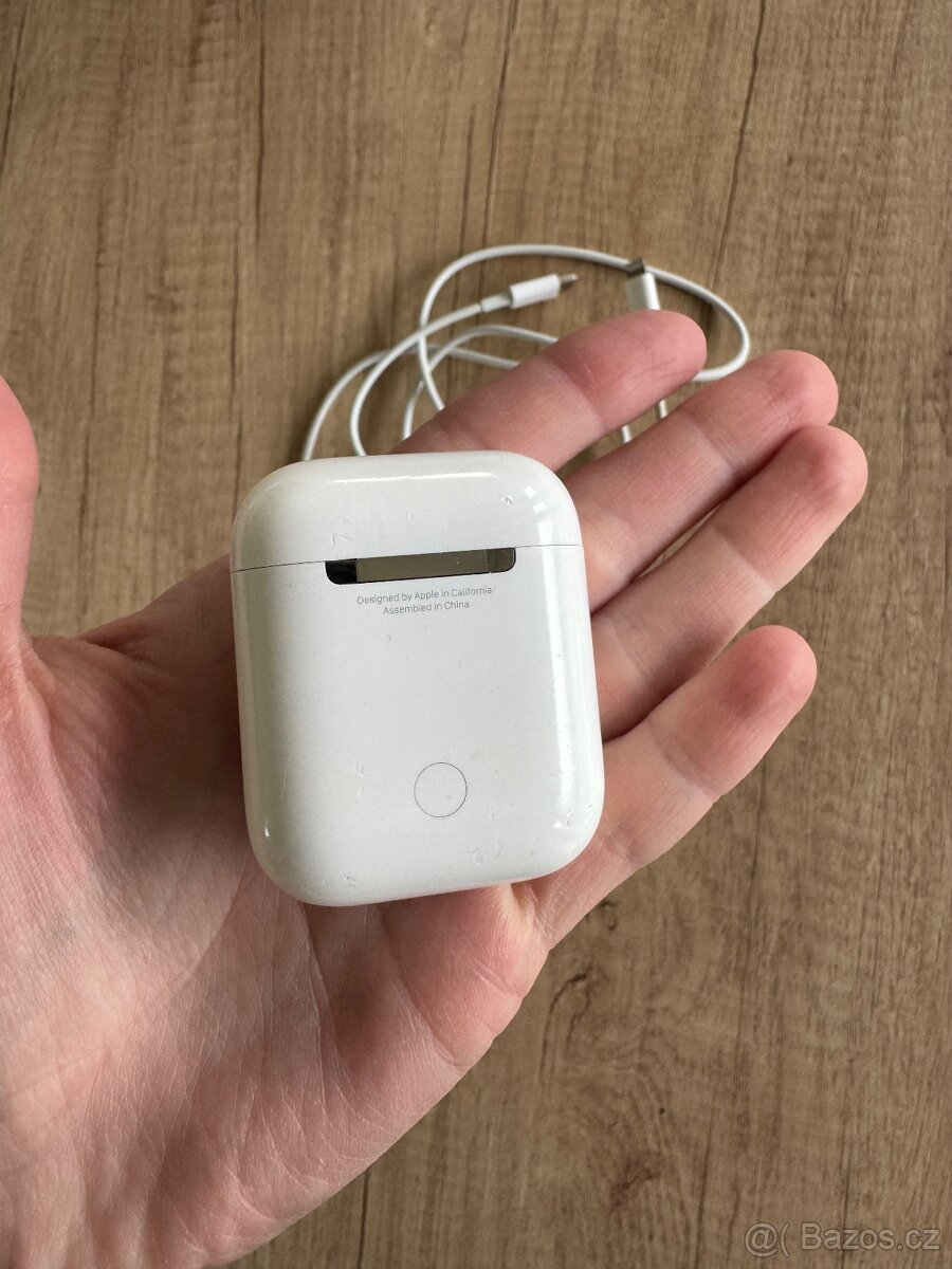 Apple airpods 1 - 2