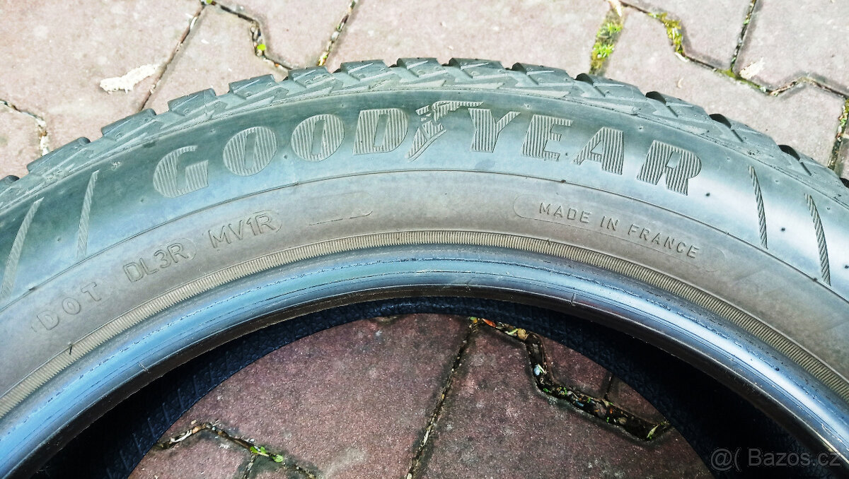 Pneu Goodyear Vector 4Seasons 215/55/17 2 ks - 2