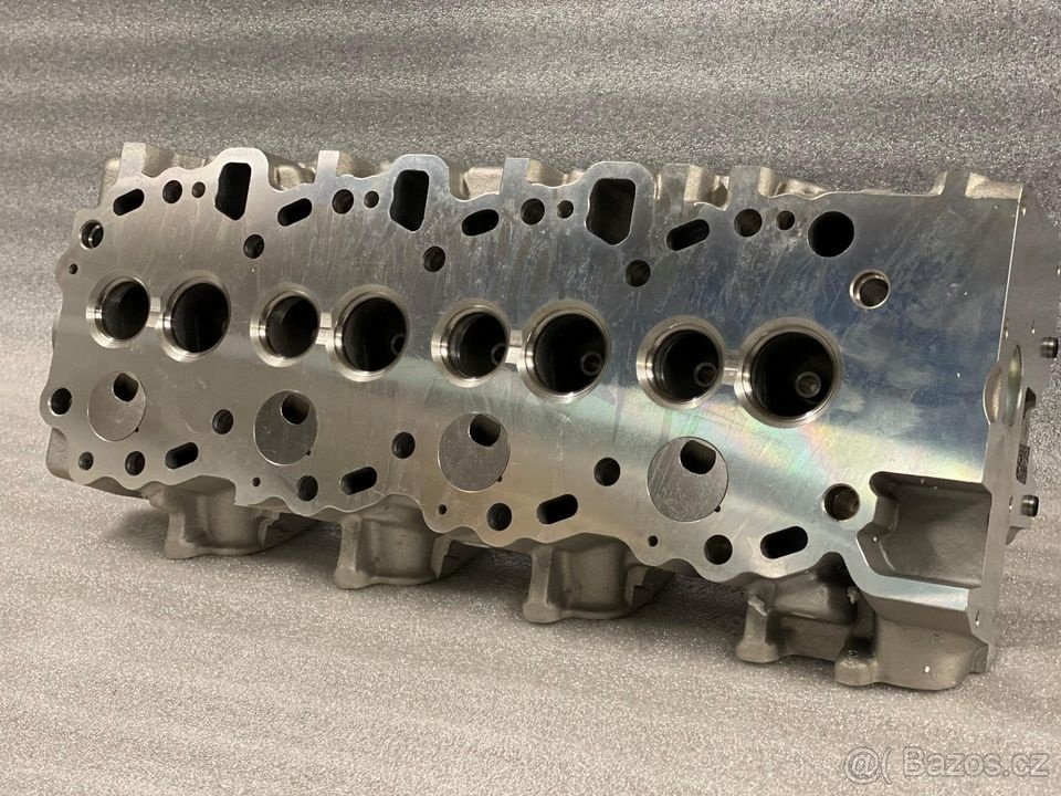 Hlava valcov motora Toyota Land Cruiser 1KZT 1KZT-E - 2