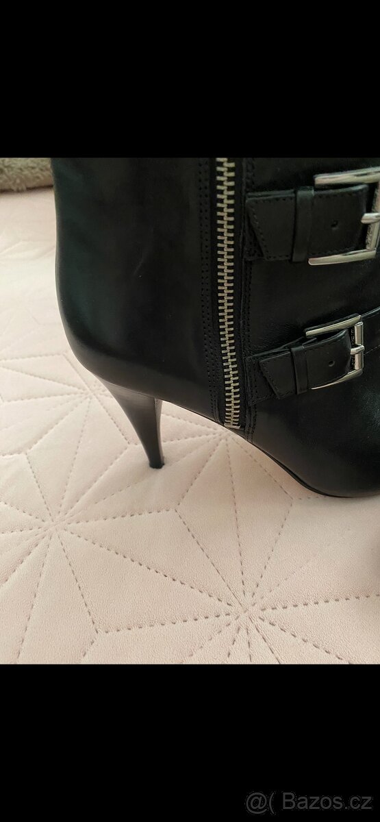 LUXUSNÍ DÁMSKÉ BOTY MICHAEL KORS - 2