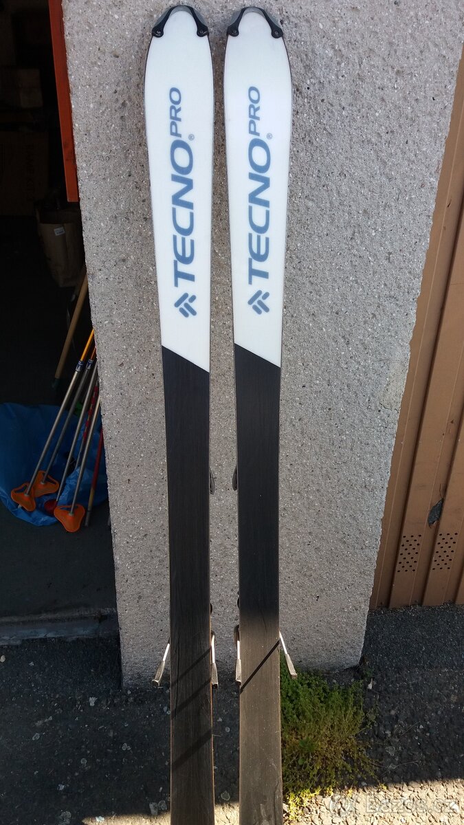 Starší použíté lyže Tecno PRO 165cm + hůlky + helma + brýle - 2