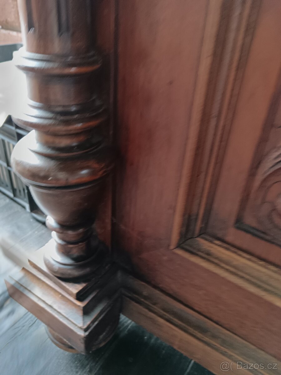 Prodám starou komodu - 2