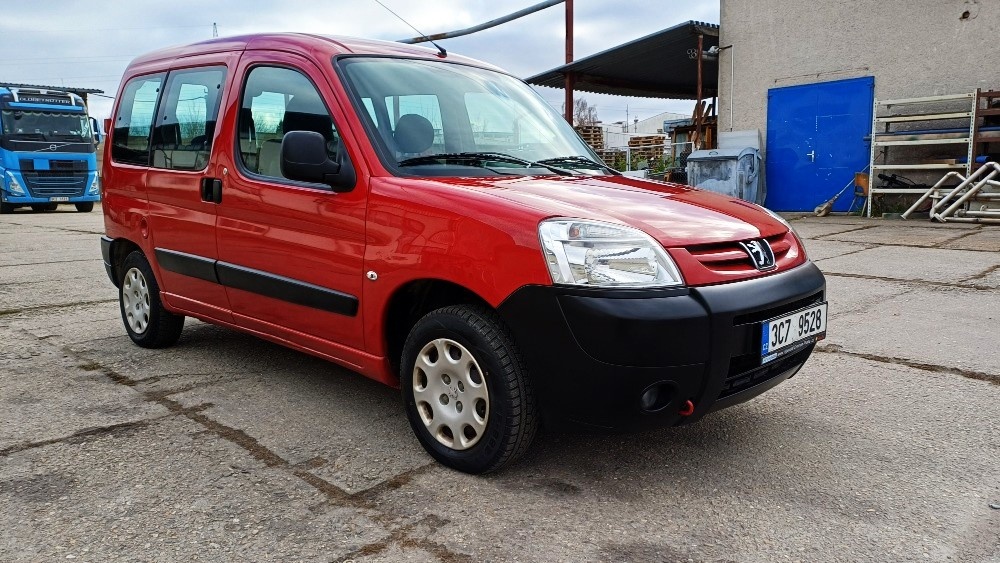 peugeot partner 89000 najeto ( krasny stav ) - 2
