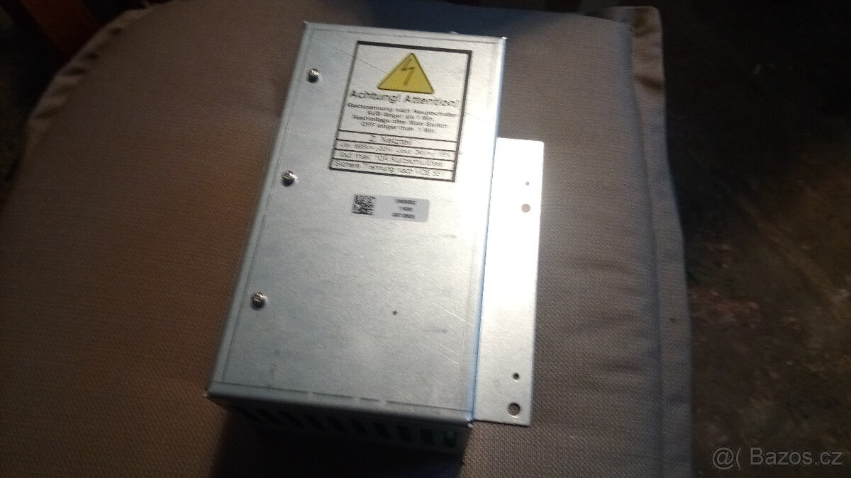 Průmyslový napájecí zdroj 600V/24V 10A - 2