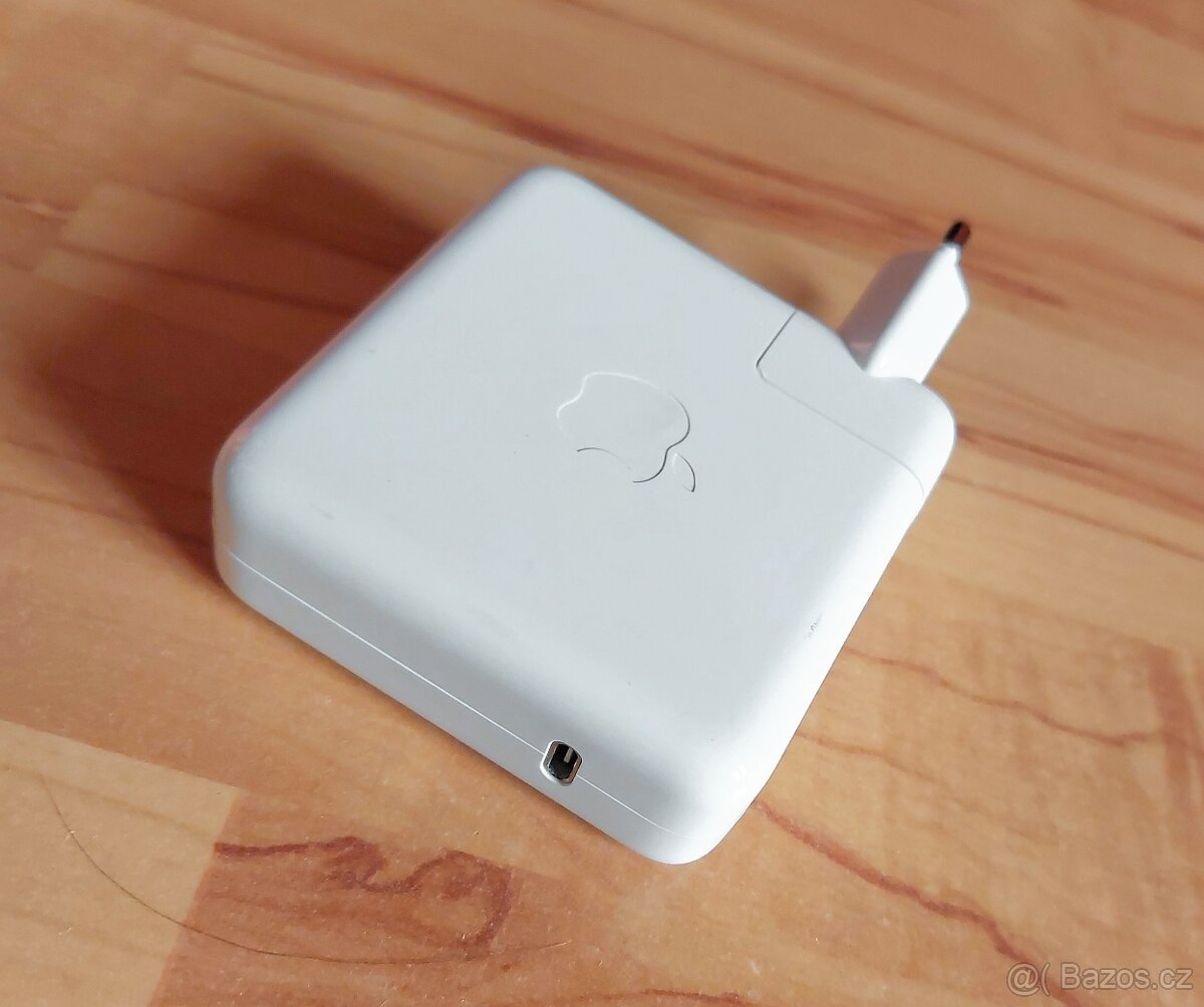 Apple A1718 USB-C nabíječka 61W - 2