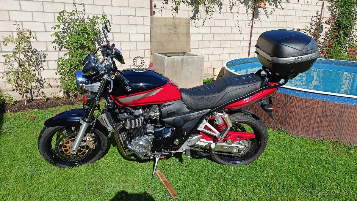 Suzuki GSX1400 - 2
