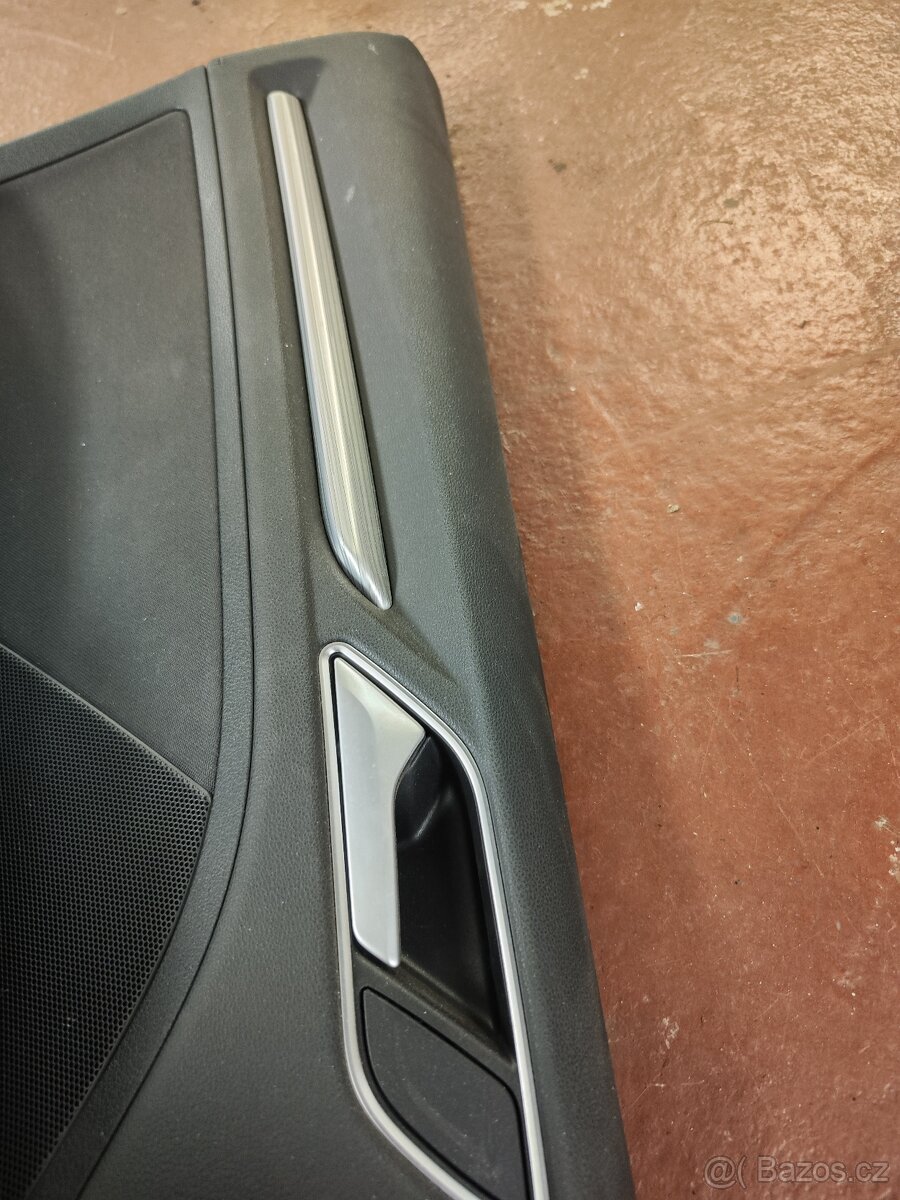 Audi A3 8V - tapecirung dveří - anglická verze - 2