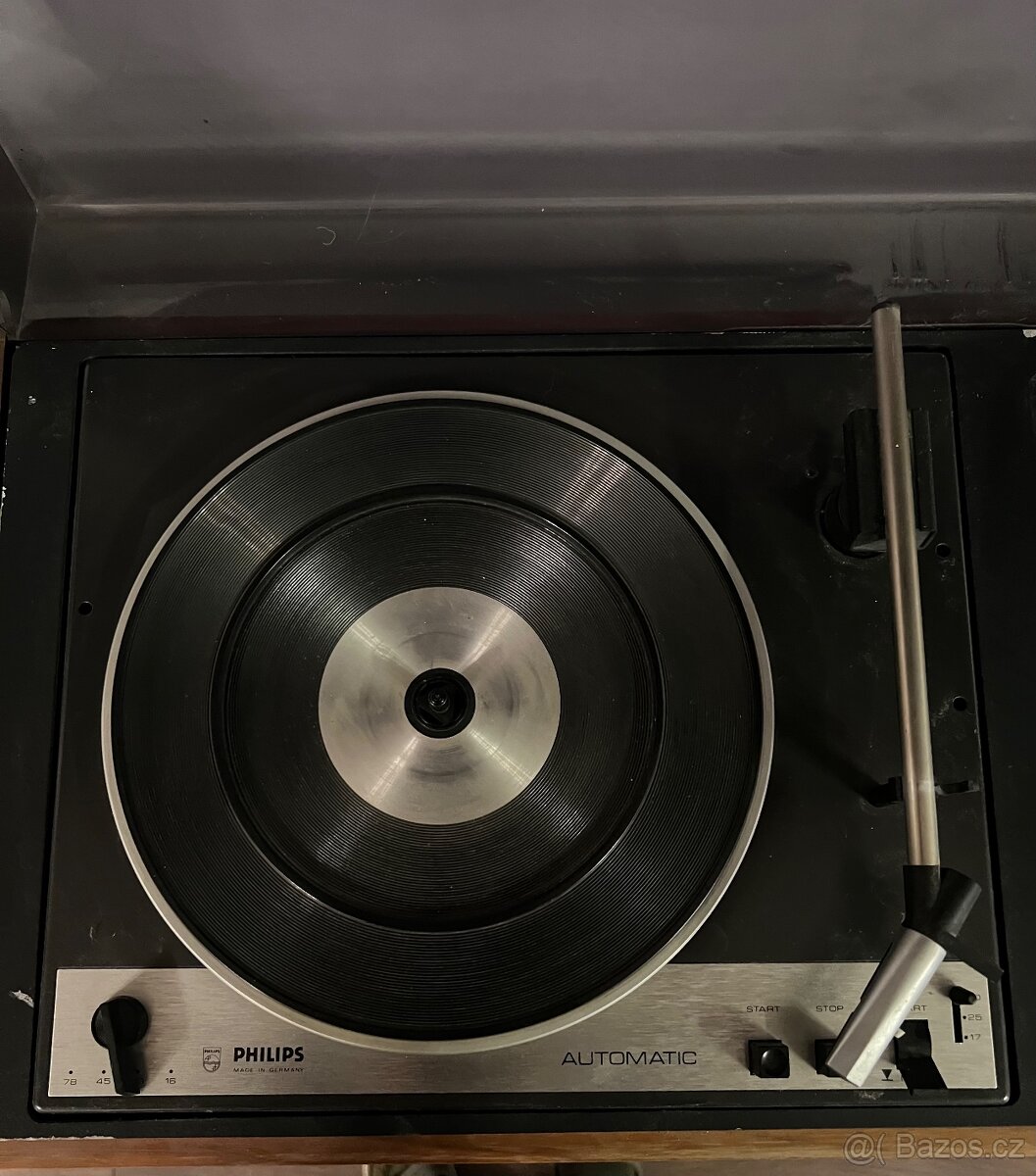 Gramofon Philips se zesilovačem a rádiem - 2