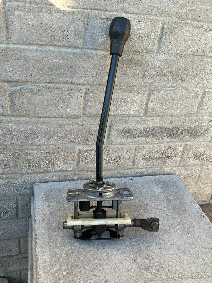 ŠKODA 130 - 136 RAPID, kulisa řazení 5kvalt - 2