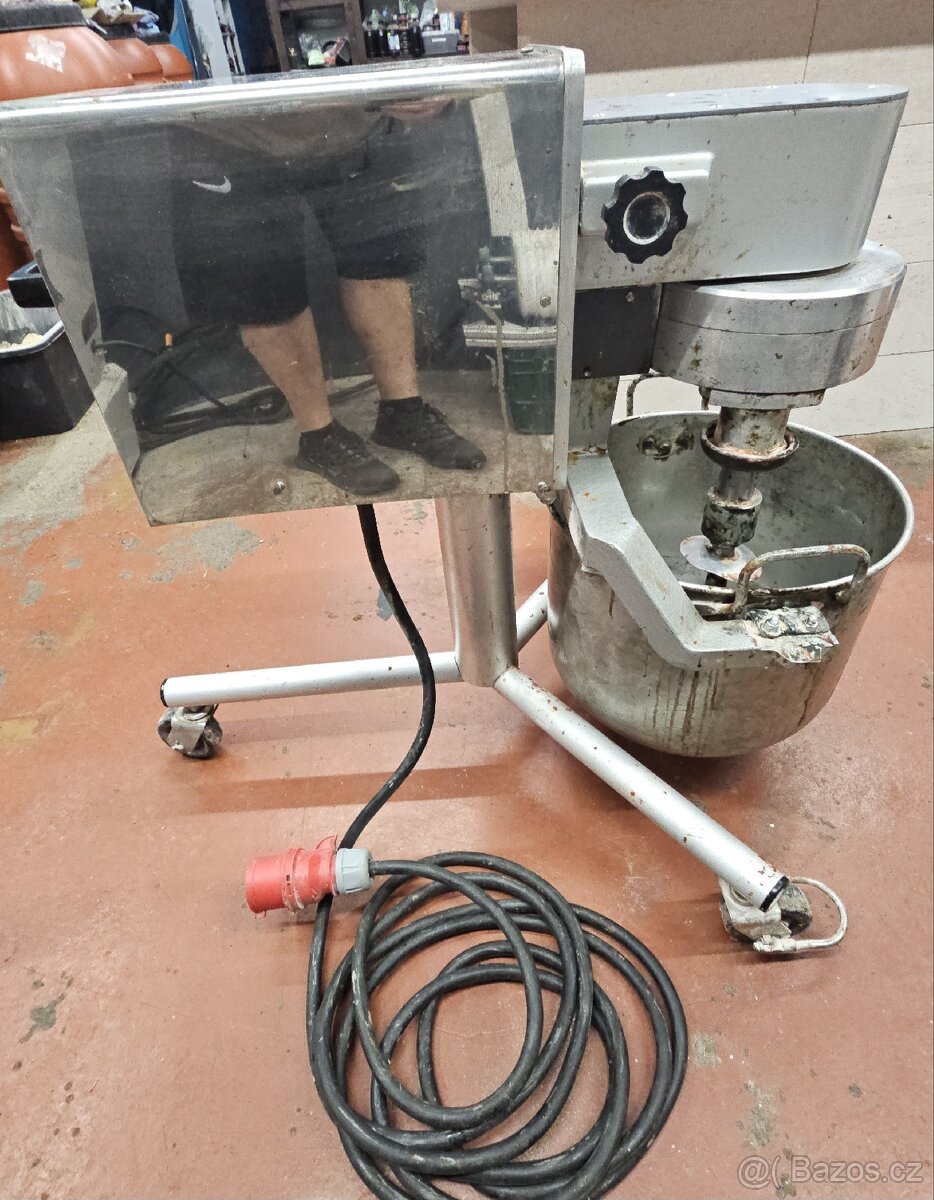 Prodám hnětač těsta - 2