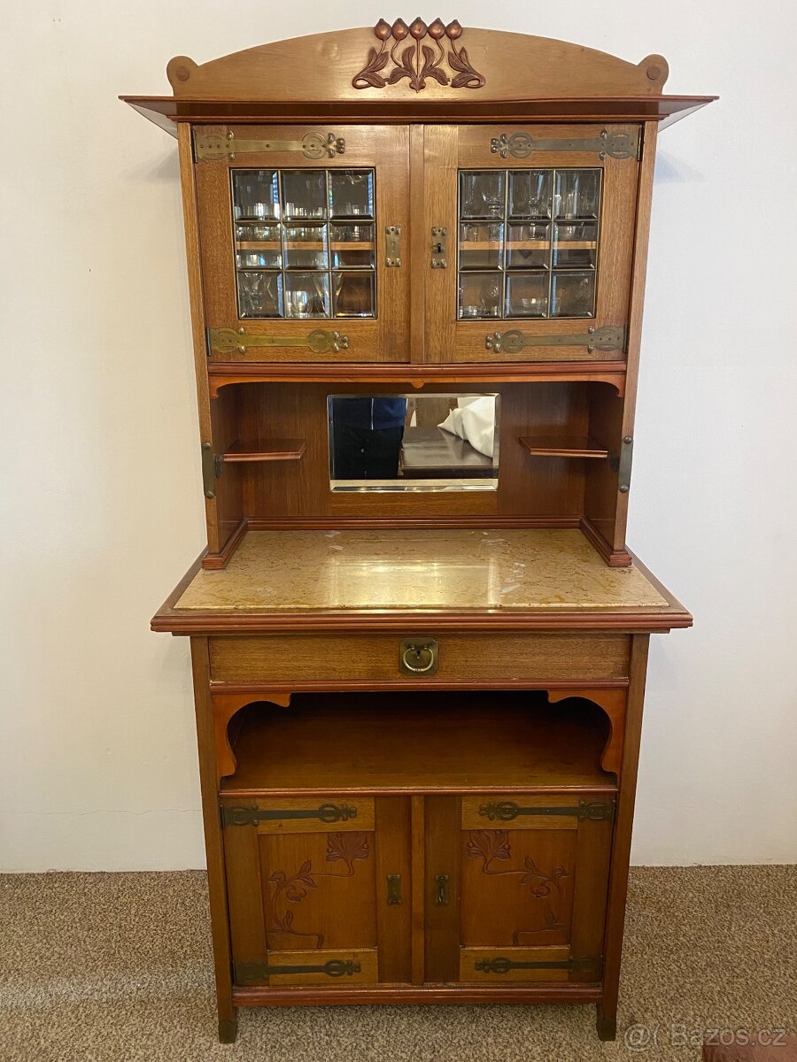 Skříň - starožitná - 2