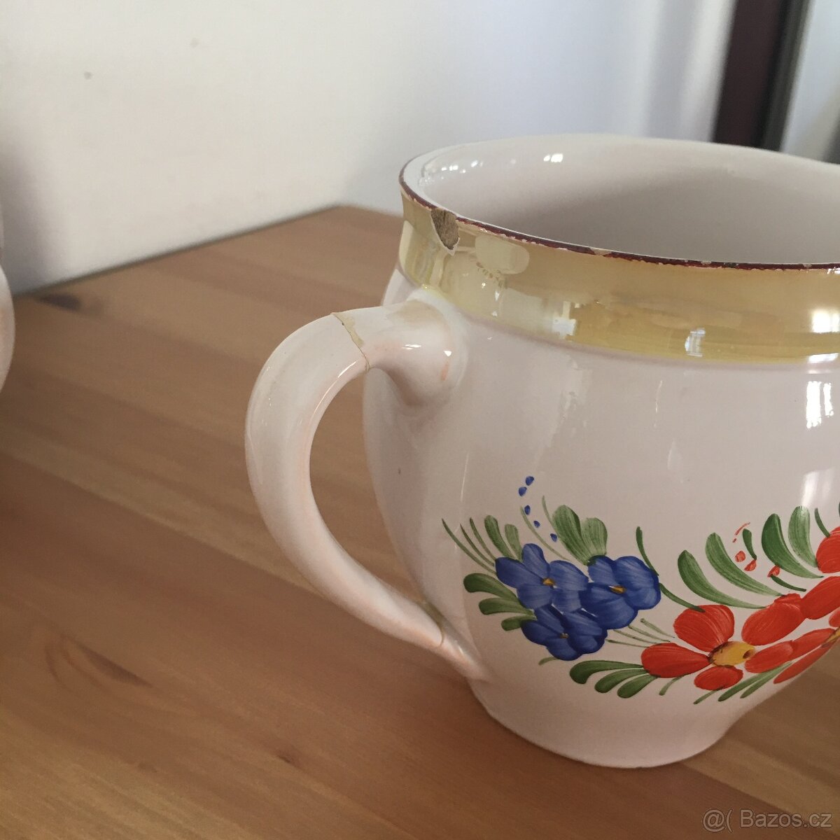 Sada 4 bilych hrnku - kvetinovy vzor - s ouskem - 2