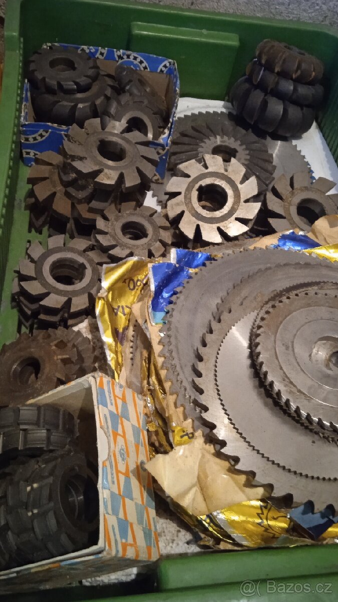 Příslušenství a nástroje k frézce - 2