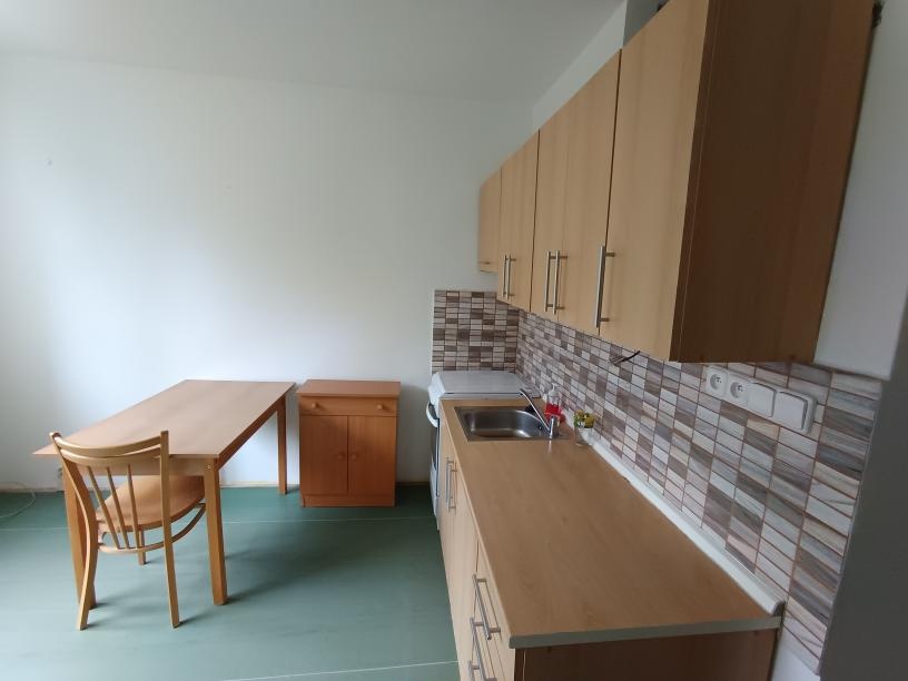 Dlouhodobý pronájem 1+1 s balkonem - 2