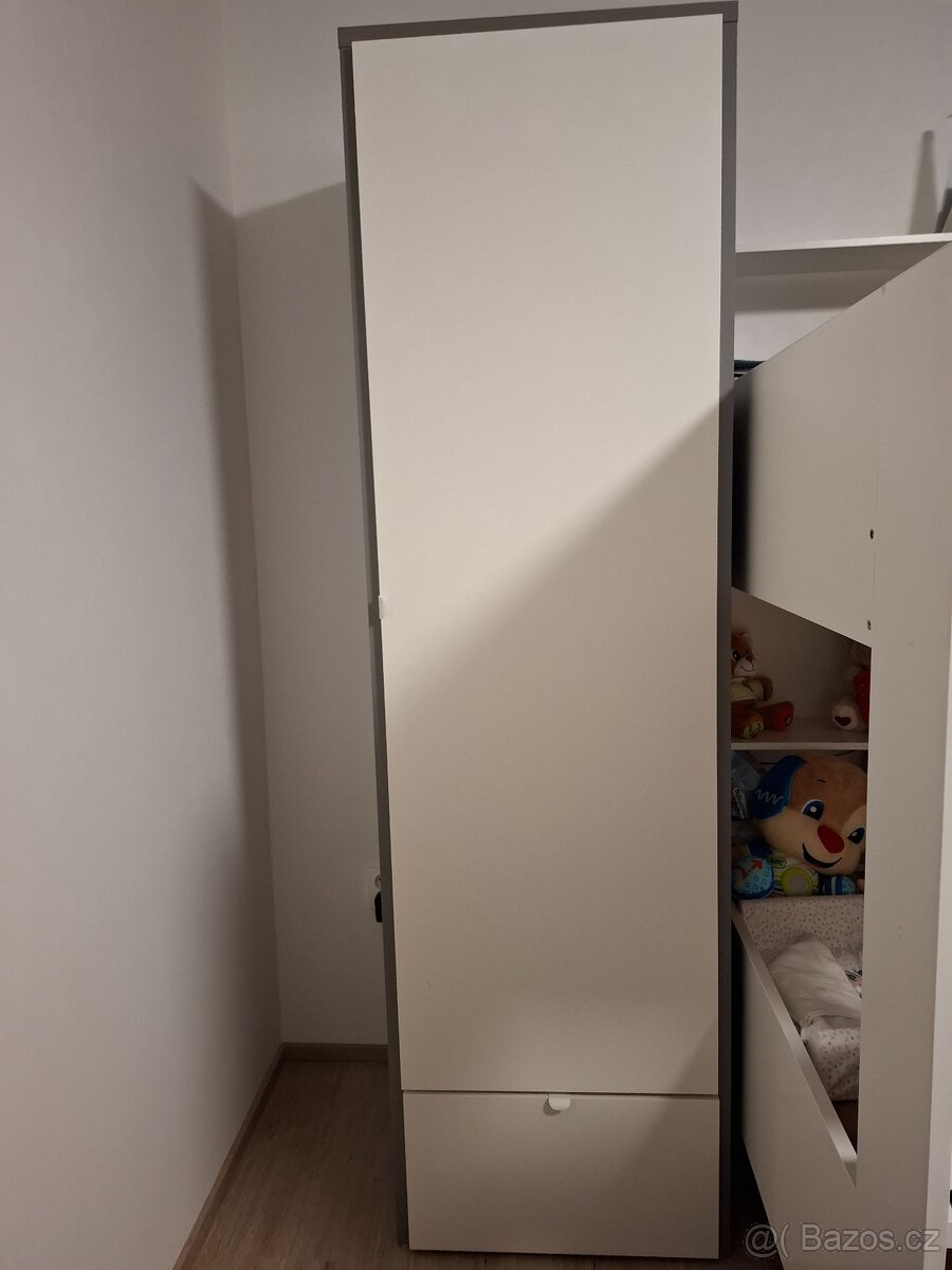 Šatní skříň - 2