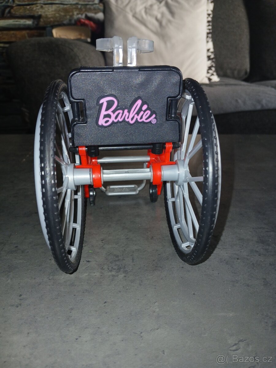 Barbie na vozíku - 2