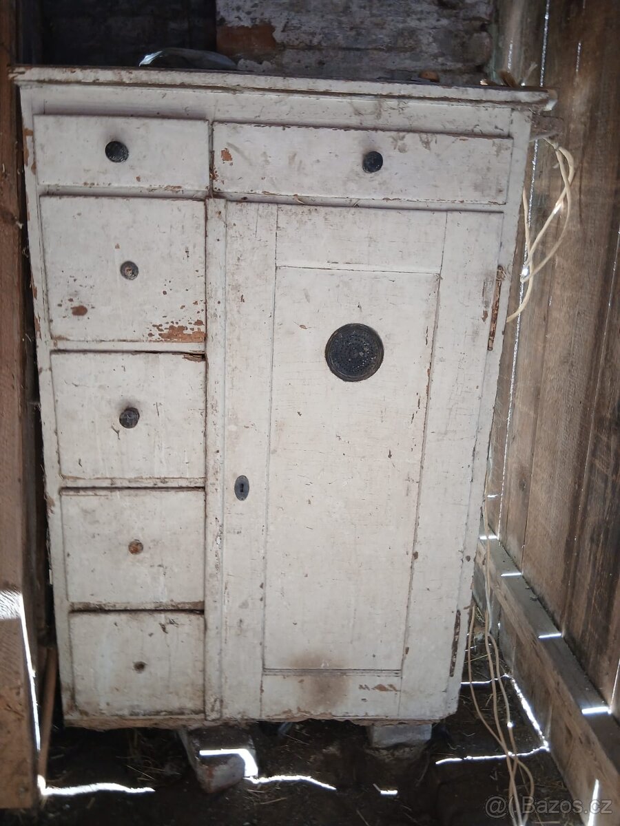 Vařenka/potravinová skříň - 2