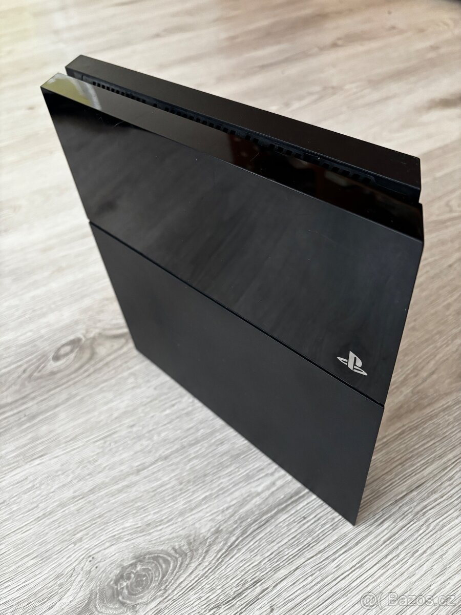 PlayStation 4 - 2