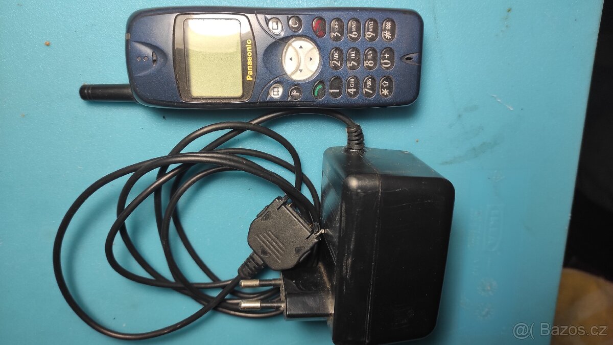 Mobilní telefon Panasonic - 2