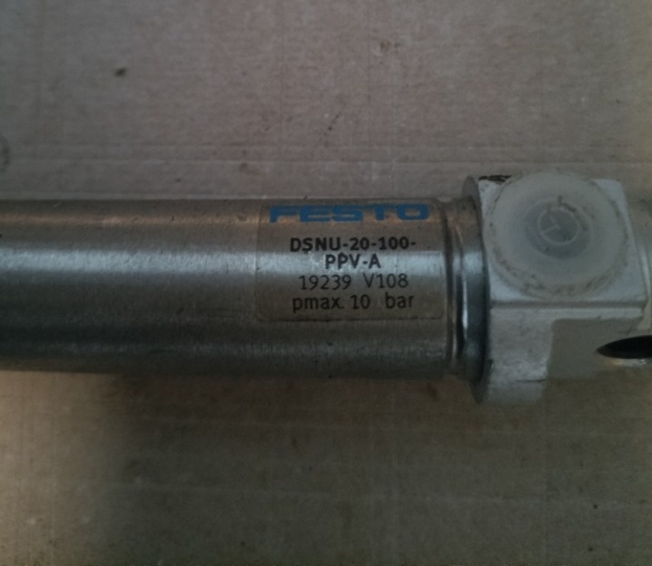 Pneumatický válec Festo - 2