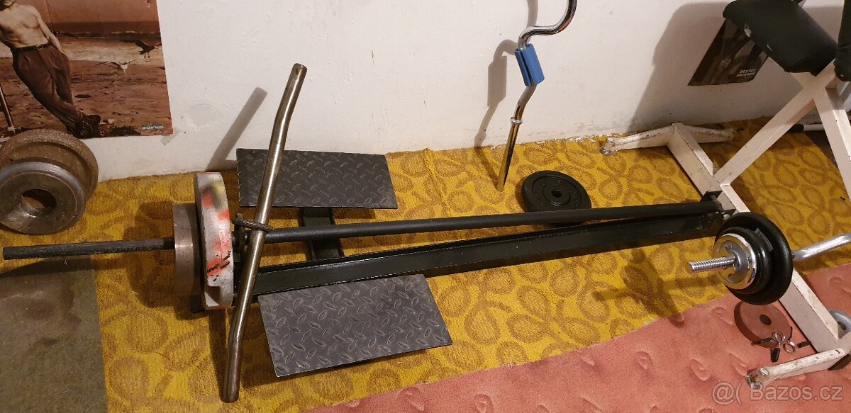 Posilovaci stroj na zada - 2