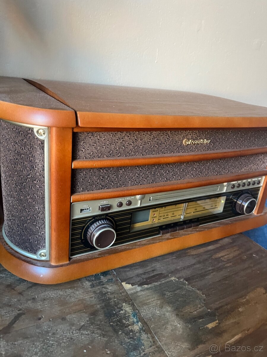 Retro radio Roadstar - 2