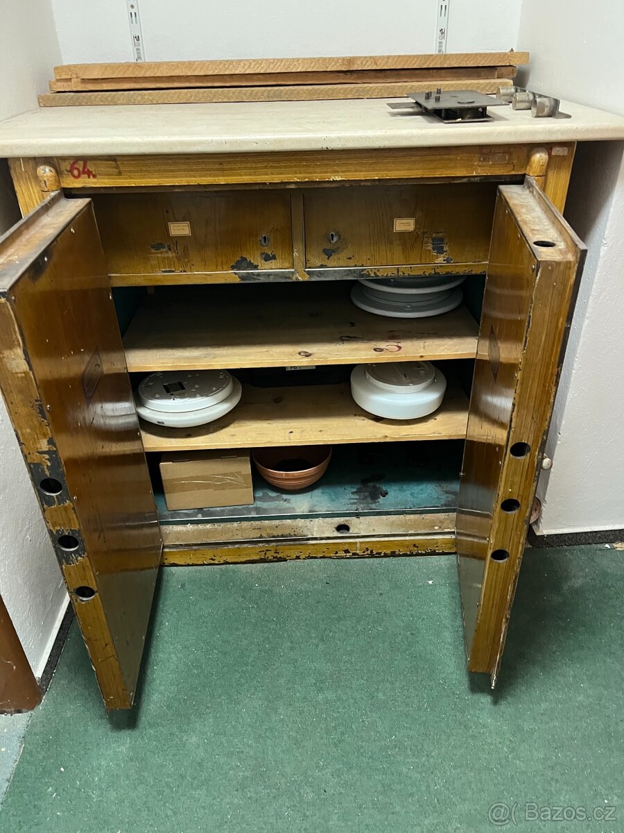 Trezor / sejf – starý, bez klíče – DARUJI ZA ODVOZ - 2