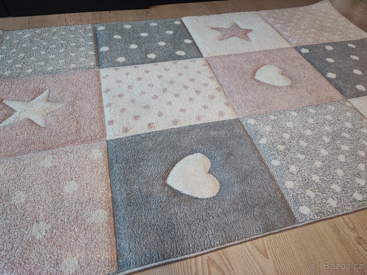 Prodám dětský koberecMinnie CA 100x150cm - 2