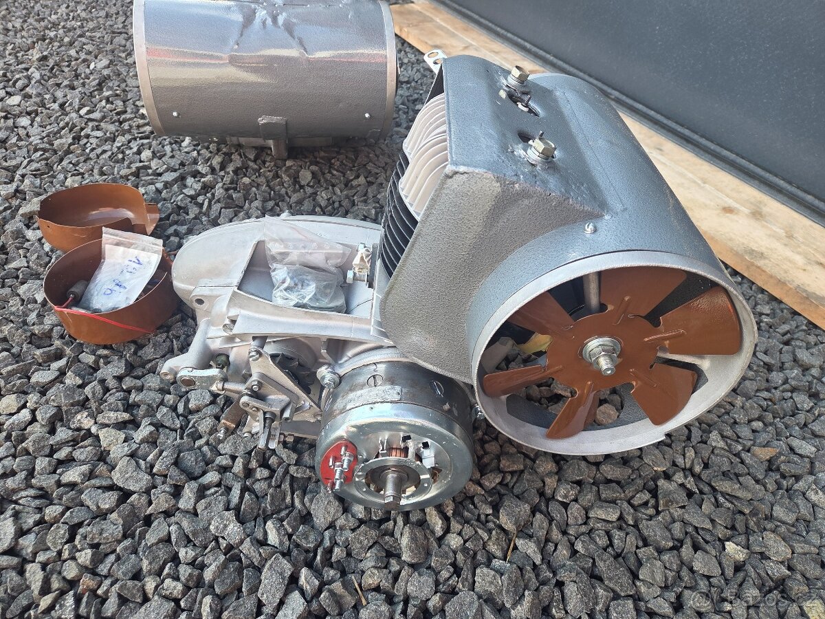 Motor Velorex 350/16 včetně startéru - 2