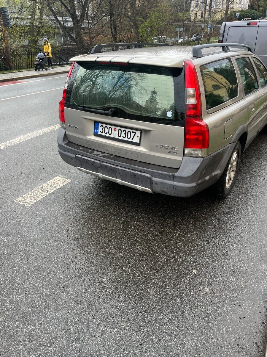 Volvo V70 2.5 XC - 2