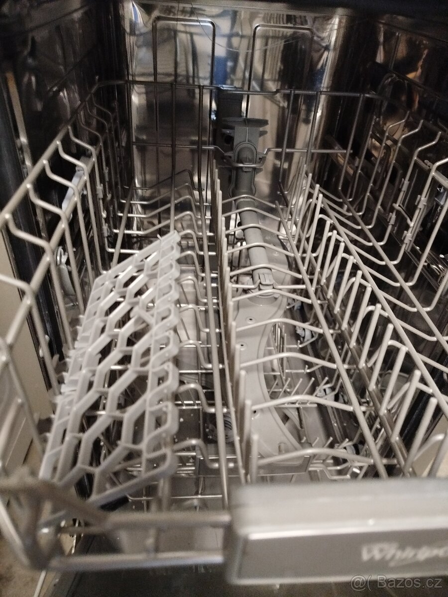 Myčka nádobí Whirlpool 45cm. - 2