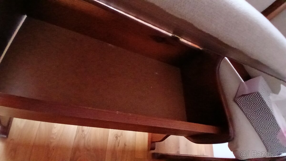 Rohová lavice a stůl - 2