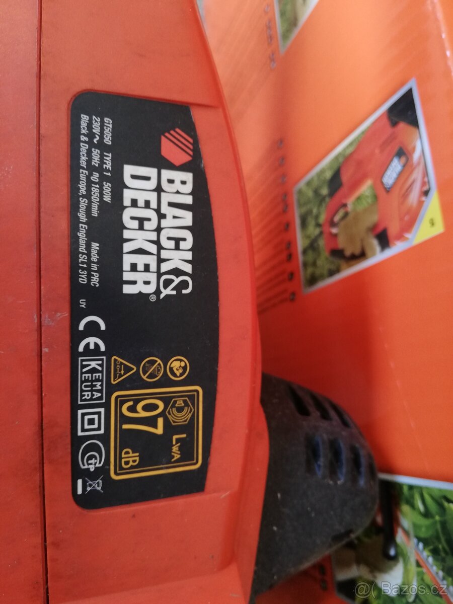 NŮŽKY NA ŽIVÝ PLOT - 2